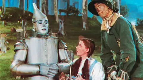 Judy Garland en una escena de El Mago de Oz Judy Garland en una escena de El Mago de Oz