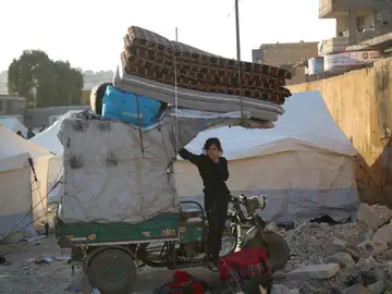 Desplazados sirios en la localidad de Idlib Desplazados sirios en la localidad de Idlib