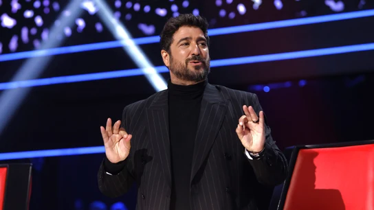 La arriesgada promesa de Antonio Orozco si su talent gana La Voz como Antonio José en 2015: "Ofrecí mi cuerpo" La arriesgada promesa de Antonio Orozco si su talent gana La Voz como Antonio José en 2015: "Ofrecí mi cuerpo"