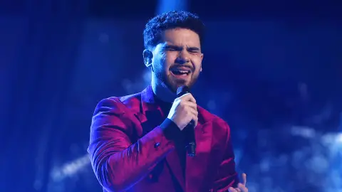 Diego nos pone la piel de gallina con ‘Y sin embargo te quiero’ en el escenario de La Voz Diego nos pone la piel de gallina con ‘Y sin embargo te quiero’ en el escenario de La Voz