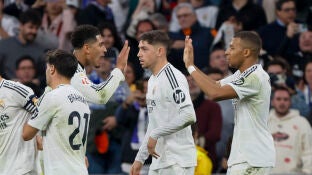 Jude Bellingham y Kylian Mbapp&eacute; celebran el segundo gol ante el Getafe