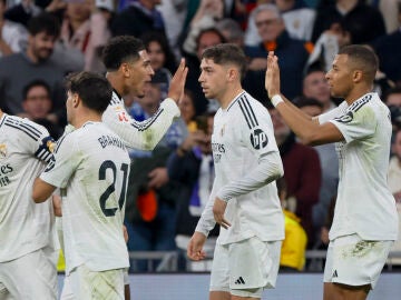 Jude Bellingham y Kylian Mbappé celebran el segundo gol ante el Getafe