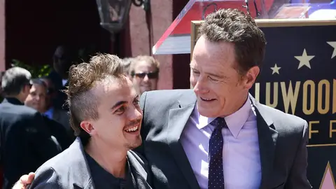 Frankie Muniz y Bryan Cranston Frankie Muniz y Bryan Cranston