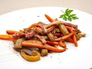 Argui&ntilde;ano, sorprendido con la receta de zanahorias y berenjenas caramelizadas con mantequilla avellana: "&iexcl;Vaya bocadito agradable!"