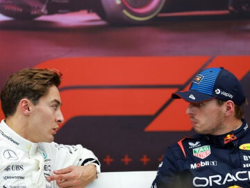 Russell y Verstappen en rueda de prensa