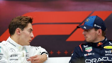 Russell y Verstappen en rueda de prensa