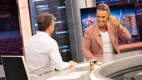 “Estaba en el peor momento de una depresión”: La actuación más importante de Robbie Williams que enmascaraba una triste realidad “Estaba en el peor momento de una depresión”: La actuación más importante de Robbie Williams que enmascaraba una triste realidad