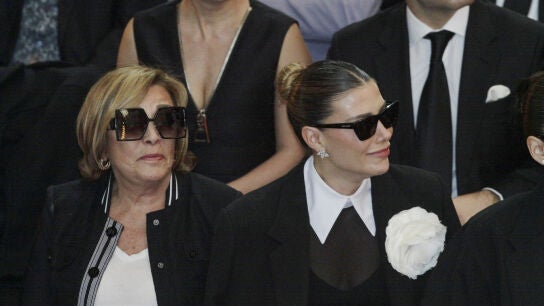 Silvia Pasquel y Michelle Salas en el funeral de Silvia Pinal