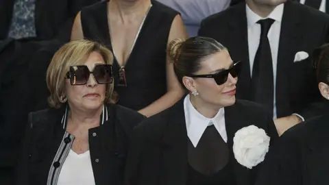 Silvia Pasquel y Michelle Salas en el funeral de Silvia Pinal Silvia Pasquel y Michelle Salas en el funeral de Silvia Pinal