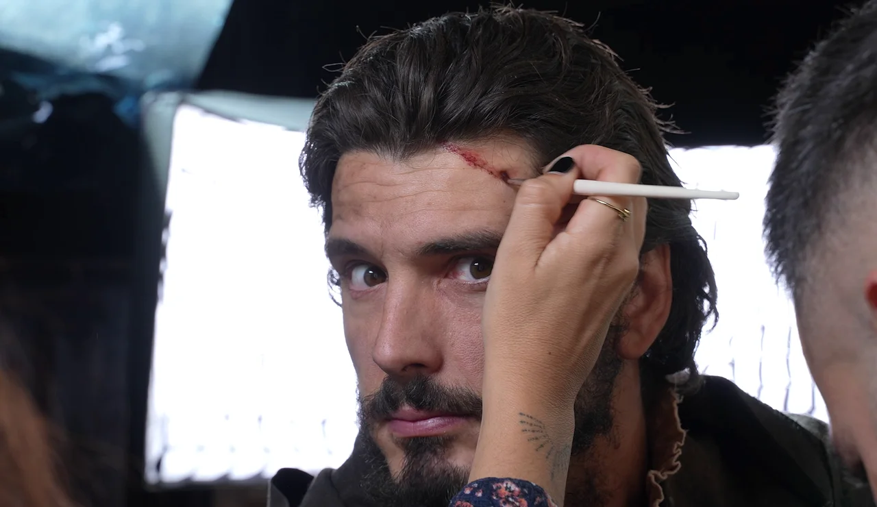 ¿Qué se necesita para rodar una serie de época? ¡Nos colamos en el rodaje!