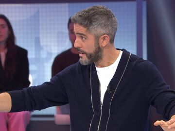 Roberto Leal revela un gran secreto de la mesa de Pasapalabra: &ldquo;Se qued&oacute; ya pegado&rdquo;