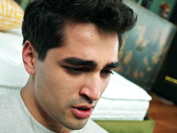 Ferit pierde el control y destroza su habitaci&oacute;n en un ataque de celos descomunal