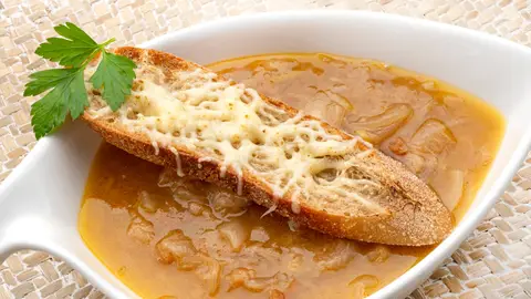 Sopa de cebolla tradicional Sopa de cebolla tradicional