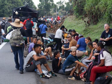 Una caravana migrante sale del sur de México.