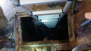Rescatan a un joven dentro de un contenedor soterrado en Málaga Rescatan a un joven dentro de un contenedor soterrado en Málaga