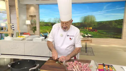 Mezcla bien y deja que las chuletillas estén macerando Mezcla bien y deja que las chuletillas estén macerando