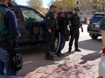 La Guardia Civil ha detenido a siete miembros de una organización criminal dedicada al robo de cajeros automáticos de sucursales bancariaS