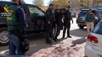 La Guardia Civil ha detenido a siete miembros de una organización criminal dedicada al robo de cajeros automáticos de sucursales bancariaS