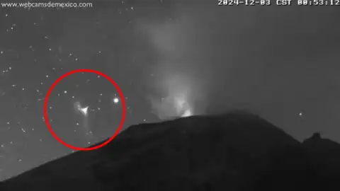 Imágenes de la webcam que monitorea el volcán Popocatépetl Imágenes de la webcam que monitorea el volcán Popocatépetl