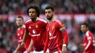 Bruno Fernandes con el brazalete LGTBIQ+ Bruno Fernandes con el brazalete LGTBIQ+