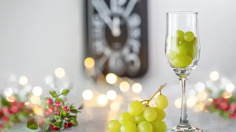 ¿Por qué comemos 12 uvas? Este es el origen de una de las tradiciones más famosas de nuestro país ¿Por qué comemos 12 uvas? Este es el origen de una de las tradiciones más famosas de nuestro país