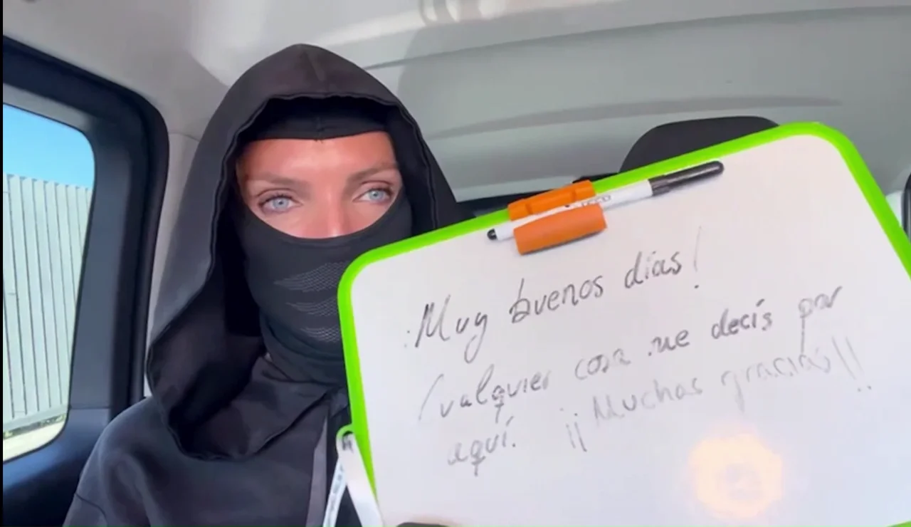 Esther Cañadas, sobre su experiencia en Mask Singer: "Yo solo quería que nos parara la policía"