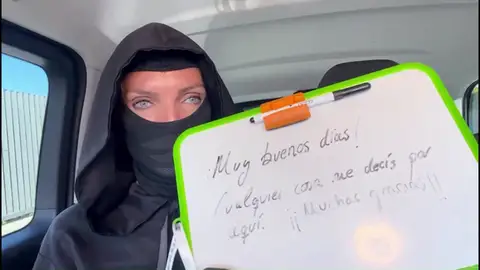 Esther Cañadas, sobre su experiencia en Mask Singer: "Yo solo quería que nos parara la policía" Esther Cañadas, sobre su experiencia en Mask Singer: "Yo solo quería que nos parara la policía"