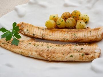 Receta de lenguado meuni&egrave;re con patatitas, de Karlos Argui&ntilde;ano: "Aqu&iacute; tienes un recet&oacute;n para estas navidades"