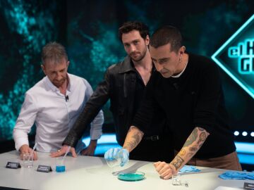 &iquest;Gusanos met&aacute;cios? El experimento que asombr&oacute; a Aaron Taylor-Johnson