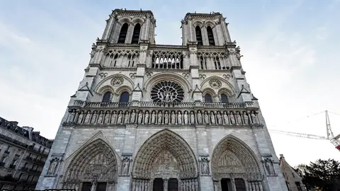 Nôtre Dame reabre sus puertas tras una reconstrucción en tiempo récord tras ser devastada por las llamas Nôtre Dame reabre sus puertas tras una reconstrucción en tiempo récord tras ser devastada por las llamas