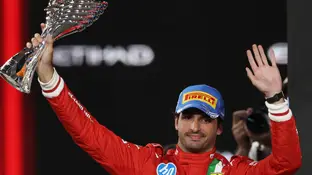 Carlos Sainz celebra su podio en el GP de Abu Dabi Carlos Sainz celebra su podio en el GP de Abu Dabi