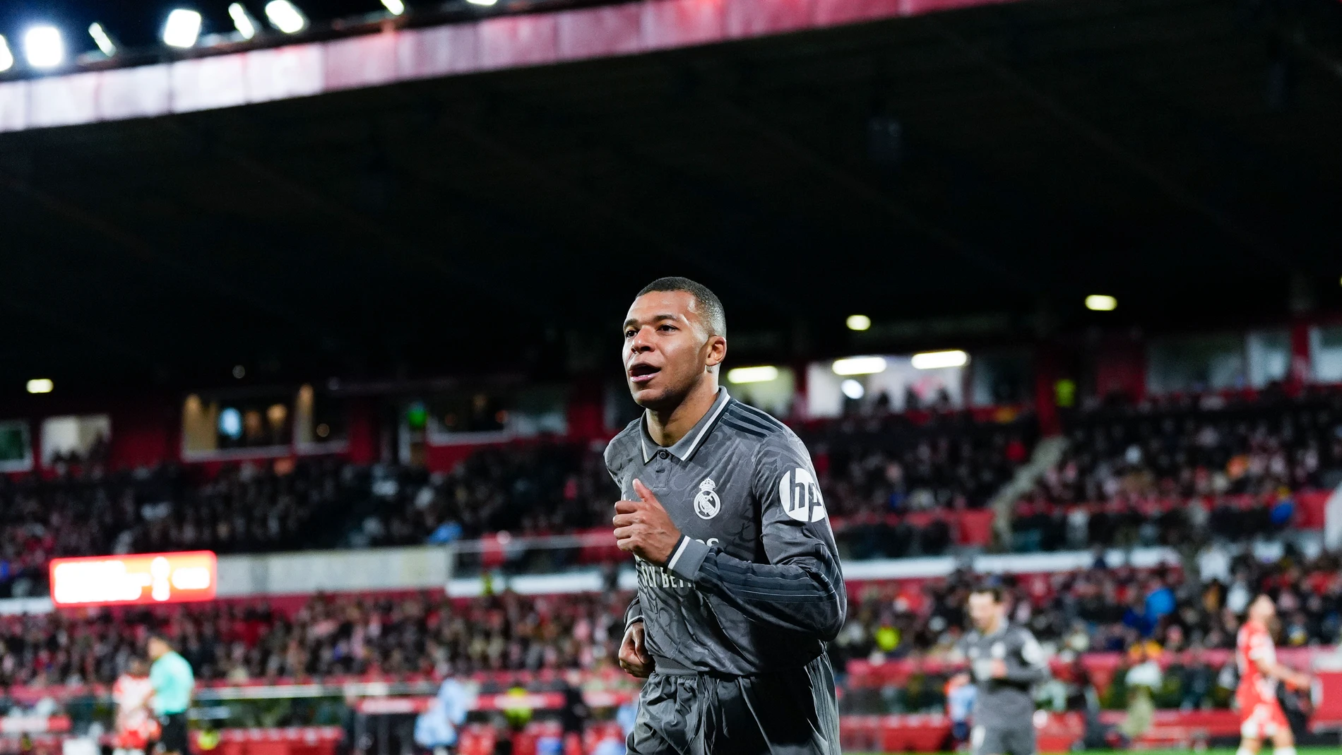 Mbappé tras marcar un gol al Girona Mbappé tras marcar un gol al Girona