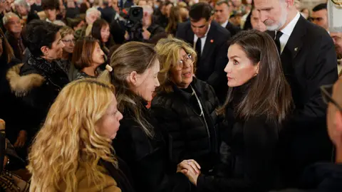 El rey Felipe VI y la reina Letizia durante el funeral por las víctimas de la DANA celebrado este lunes en la catedral de Valencia. El rey Felipe VI y la reina Letizia durante el funeral por las víctimas de la DANA celebrado este lunes en la catedral de Valencia.