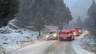 Nieve en la A-139, en el acceso a Llanos del Hospital, en Huesca Nieve en la A-139, en el acceso a Llanos del Hospital, en Huesca