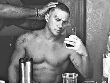 Channing Tatum en el set de rodaje sin camiseta y luciendo músculos Channing Tatum en el set de rodaje sin camiseta y luciendo músculos