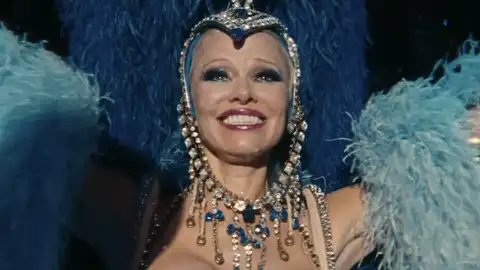 Pamela Anderson en The Last Showgirl Pamela Anderson en The Last Showgirl