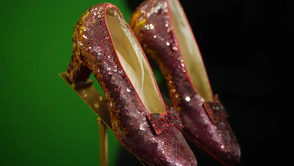 Los zapatos de rubíes de Judy Garland en El mago de Oz Los zapatos de rubíes de Judy Garland en El mago de Oz
