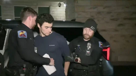 A3 Noticias de la mañana (10-12-24) Detienen al sospechoso del escalofriante asesinato del CEO de UnitedHealthcare en Nueva York. A3 Noticias de la mañana (10-12-24) Detienen al sospechoso del escalofriante asesinato del CEO de UnitedHealthcare en Nueva York.