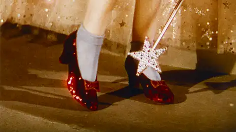 Los zapatos de rubíes de Judy Garland en El Mago de Oz Los zapatos de rubíes de Judy Garland en El Mago de Oz
