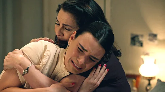 Digna consuela a Fina tras lo sucedido con Santiago: “Te juro que no te va a volver a tocar” Digna consuela a Fina tras lo sucedido con Santiago: “Te juro que no te va a volver a tocar”