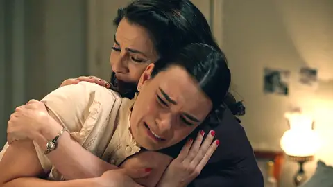 Digna consuela a Fina tras lo sucedido con Santiago: “Te juro que no te va a volver a tocar” Digna consuela a Fina tras lo sucedido con Santiago: “Te juro que no te va a volver a tocar”