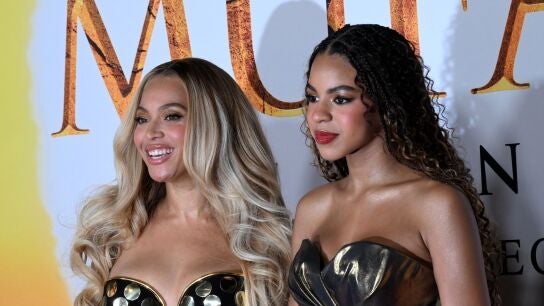 Beyonc&eacute; y su hija Blue Ivy en la premiere de Mufasa