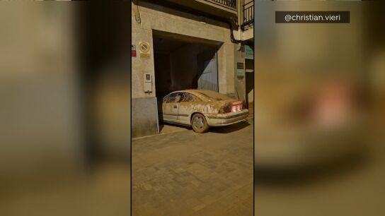 Un coche arranca tras m&aacute;s de 40 d&iacute;as en un garaje tras la DANA