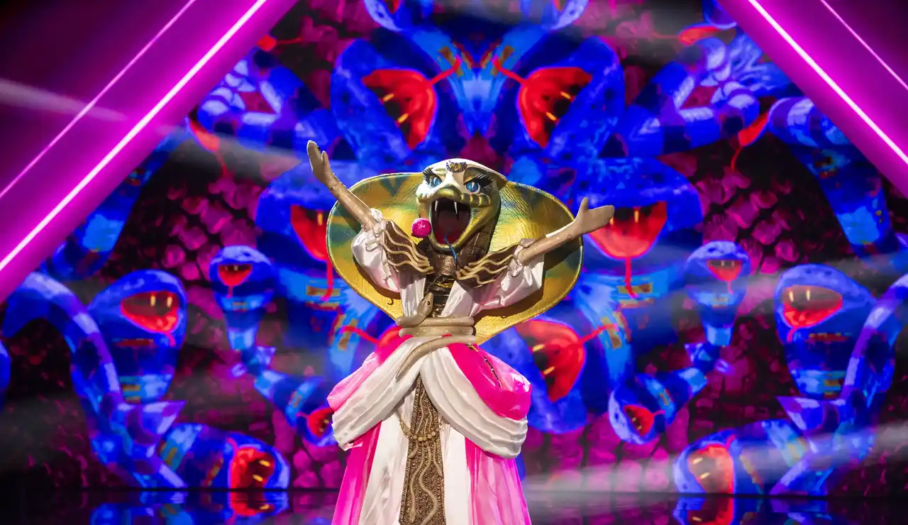 ¡Hipnótica! Cobra brilla con Las 12 en la gran final de Mask Singer