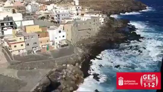 Buscan a un pescador de 29 a&ntilde;os que cay&oacute; al mar en Tenerife