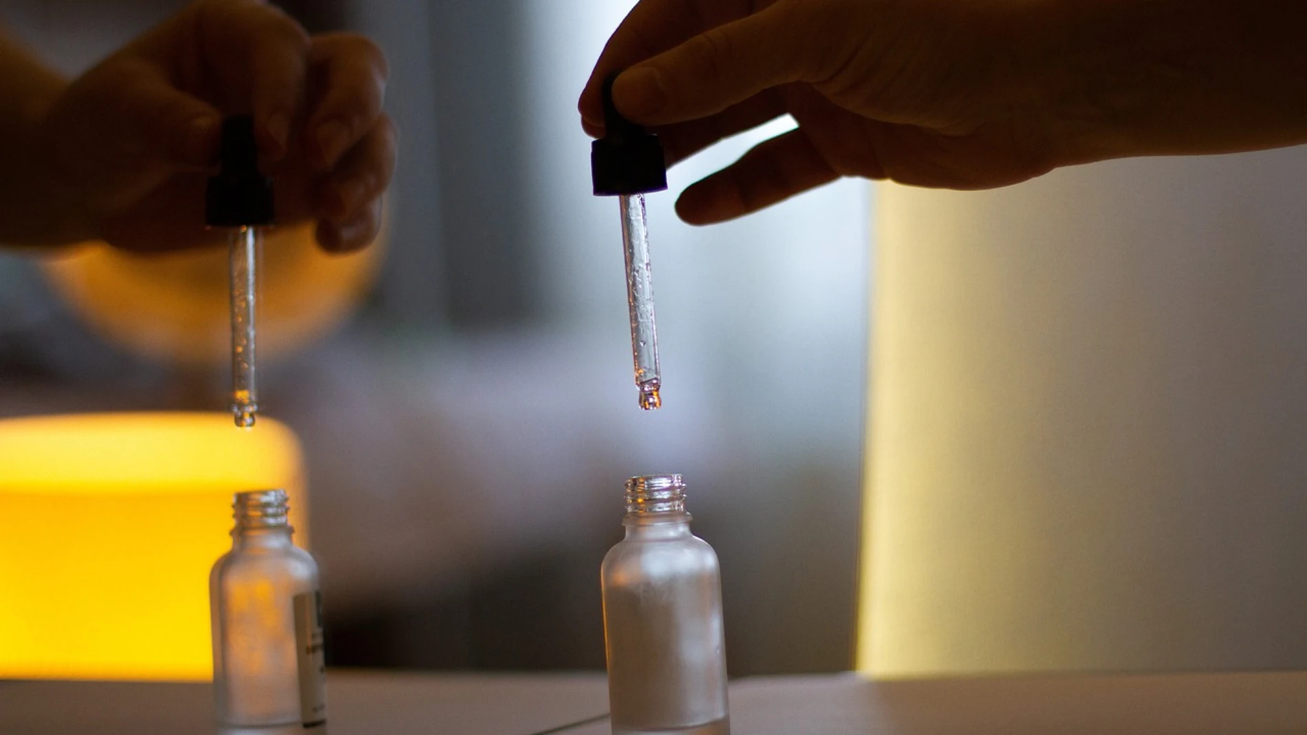 Botella en formato gotero Botella en formato gotero