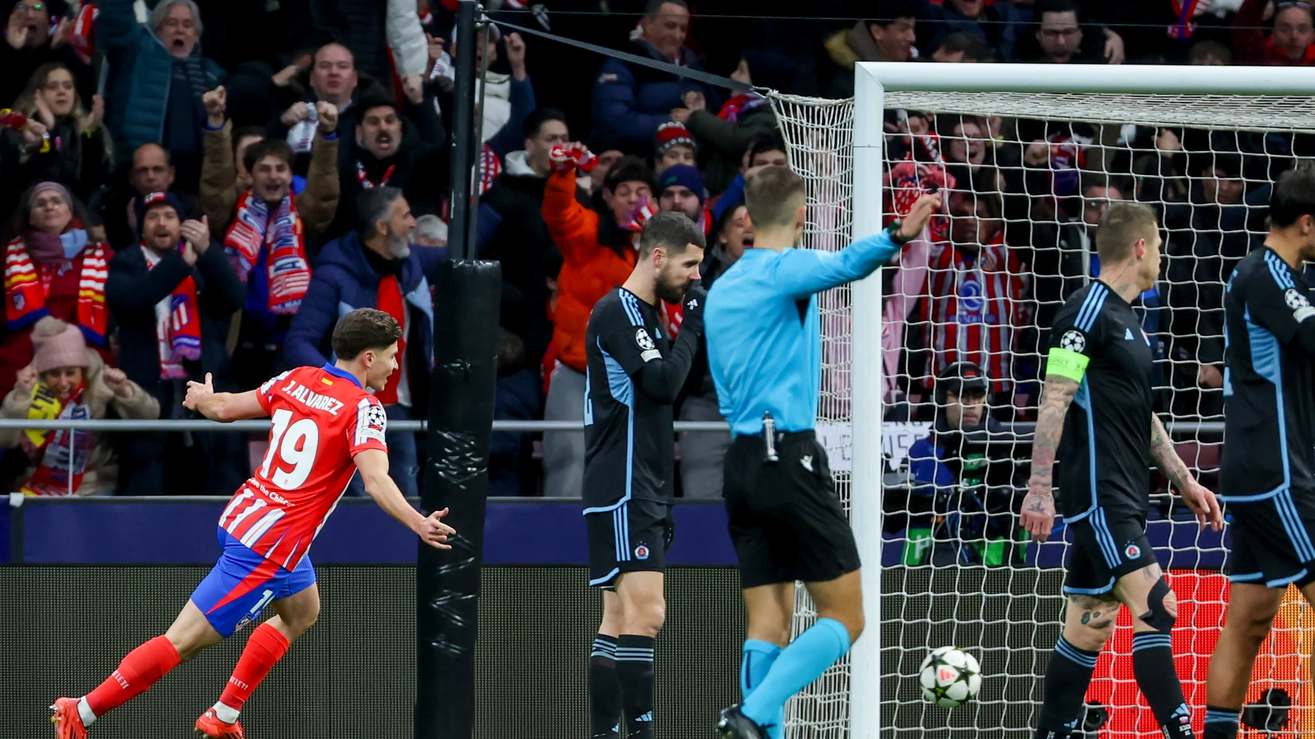 Julián Alvaréz celebra su gol ante el Slovan Bratislava Julián Alvaréz celebra su gol ante el Slovan Bratislava