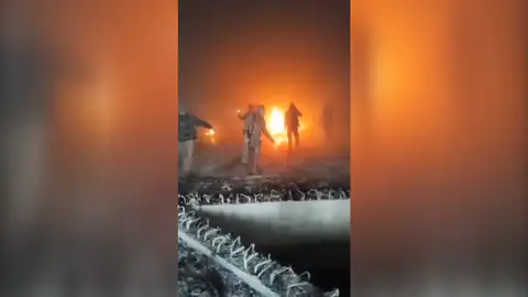 Queman la tumba de Hafez al Assad Queman la tumba de Hafez al Assad