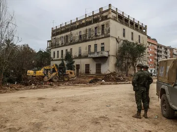 Militares hallan un cadáver víctima de la DANA Militares hallan un cadáver víctima de la DANA