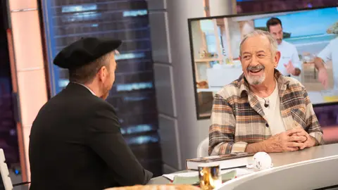 Karlos Arguiñano desvela cómo empezó a cocinar: "Desde muy joven ha sido algo natural" Karlos Arguiñano desvela cómo empezó a cocinar: "Desde muy joven ha sido algo natural"